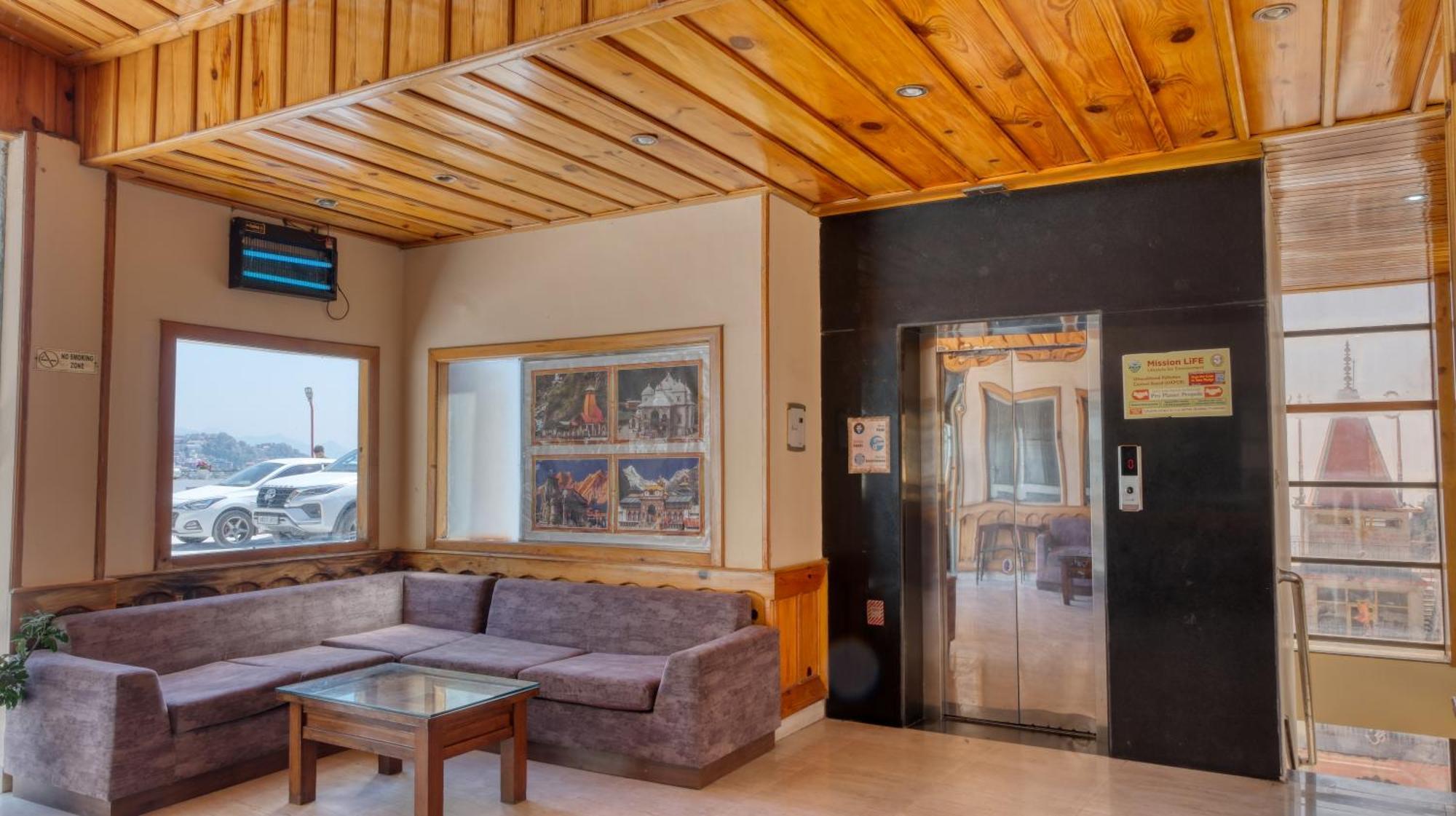 Basera Hotel Мусори Екстериор снимка