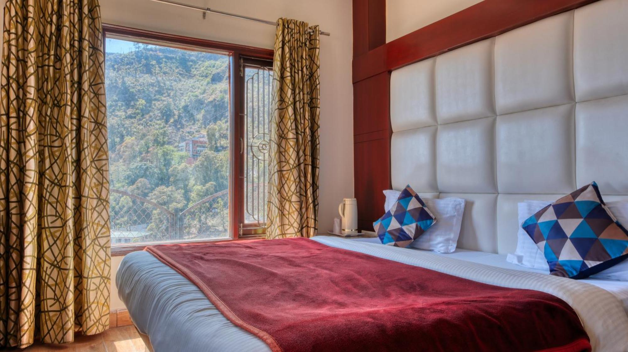 Basera Hotel Мусори Екстериор снимка