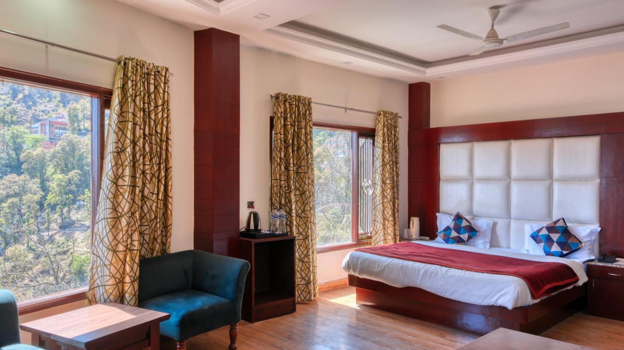Basera Hotel Мусори Екстериор снимка