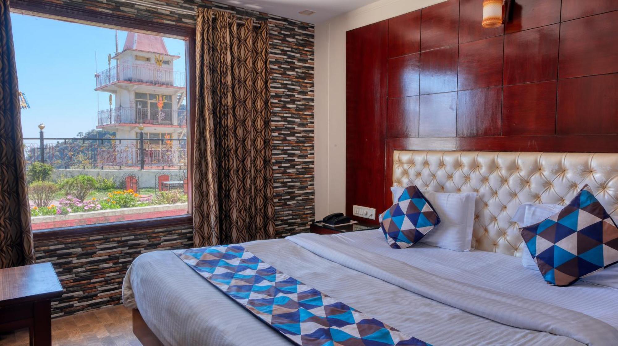 Basera Hotel Мусори Екстериор снимка