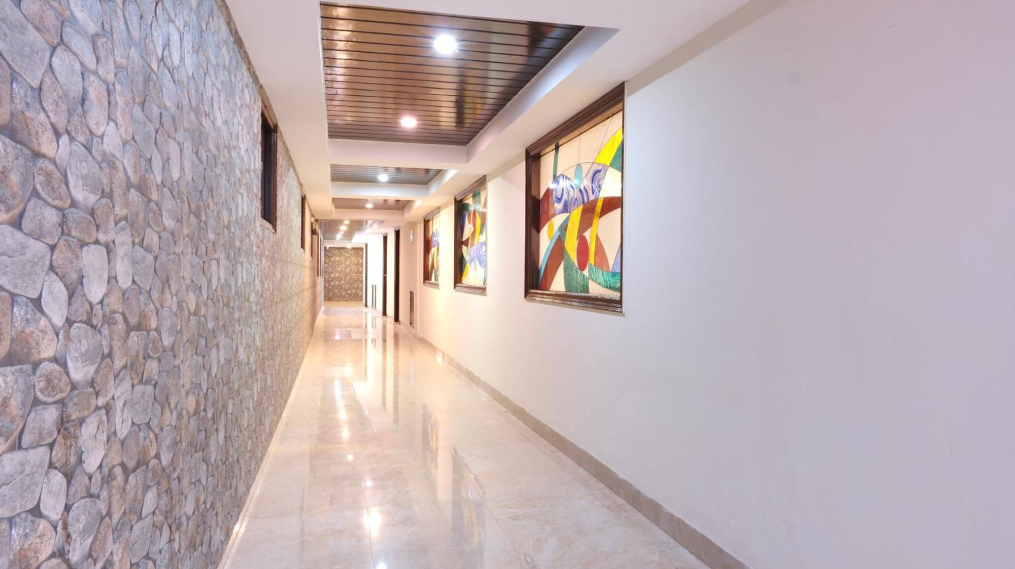 Basera Hotel Мусори Екстериор снимка