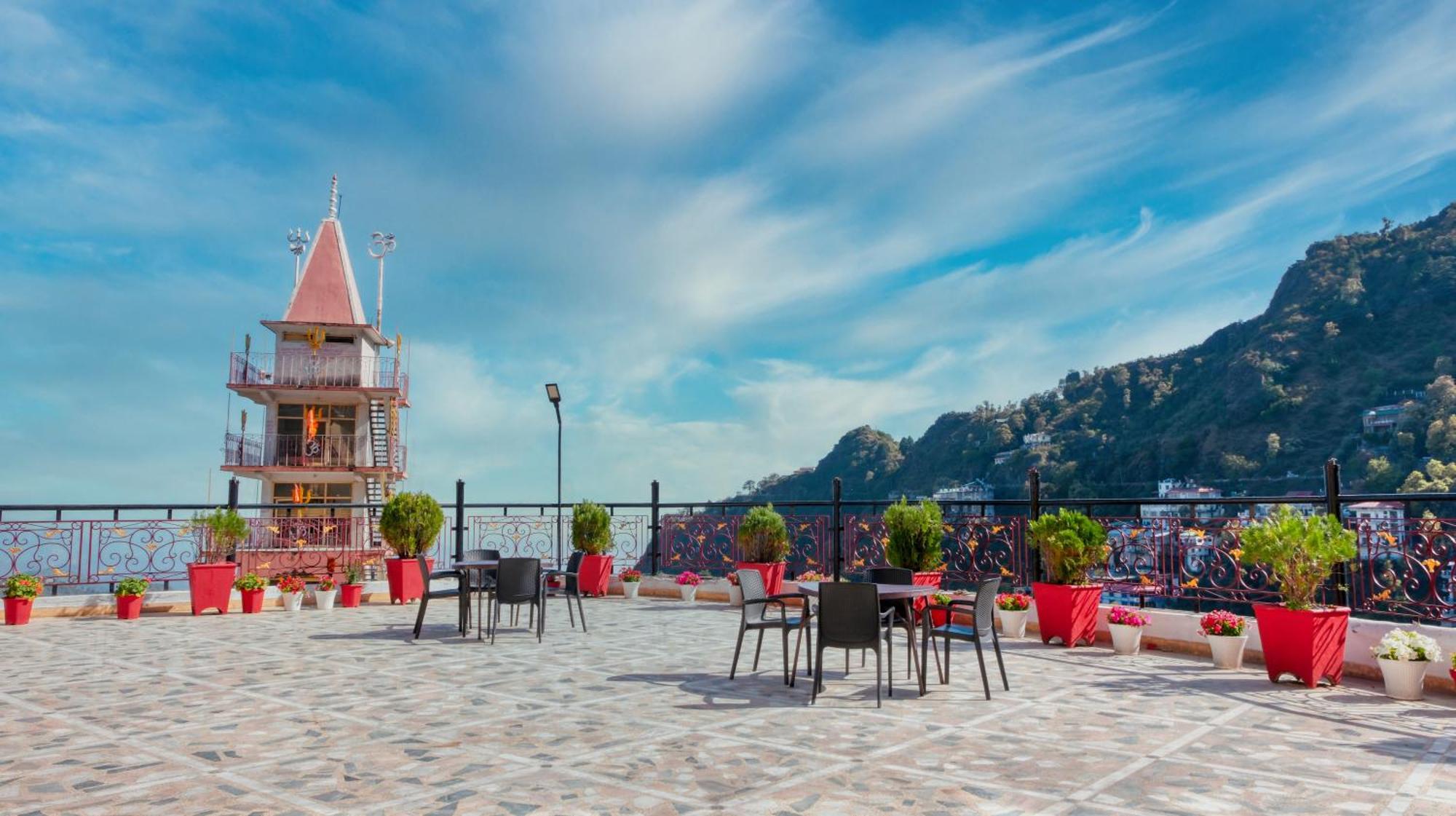 Basera Hotel Мусори Екстериор снимка