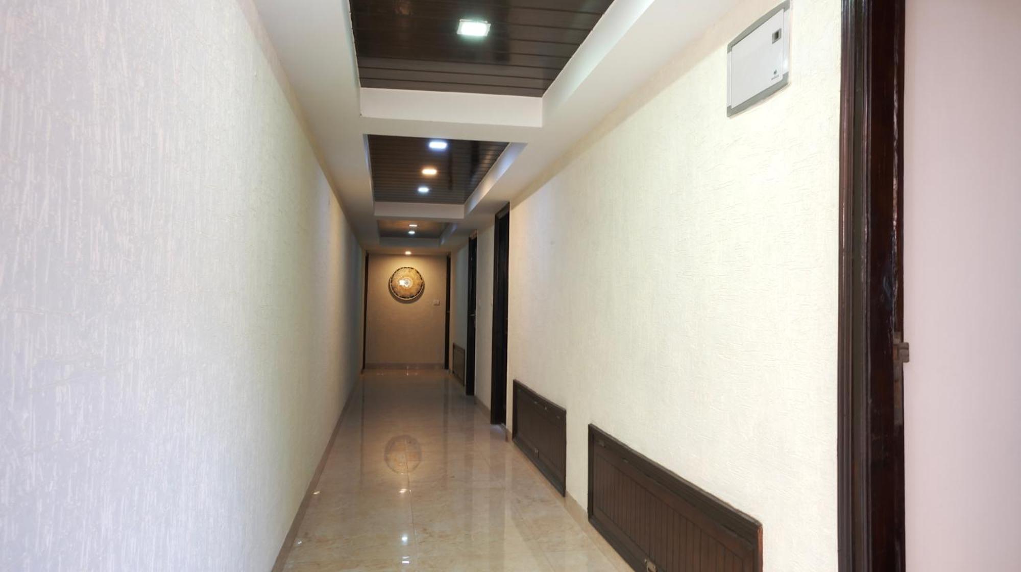 Basera Hotel Мусори Екстериор снимка